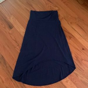 Columbia PFG hi lo navy skirt size M